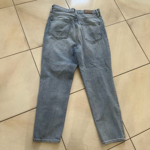 Madewell Ripped Mom Jean In Mid Wash Blue Size 29 - Picture 3 of 9
